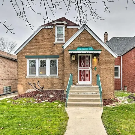 Holiday home With Spacious Yard 14 Mi To Dtwn Chicago