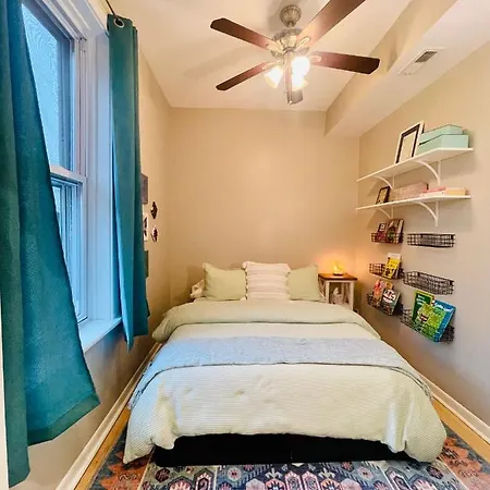 Sunny, Spacious, 3br 1ba Davlin Chicago
