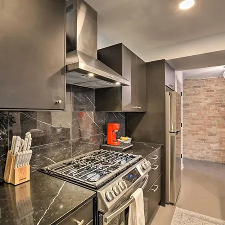 Vacation Near Michigan! Apartment *