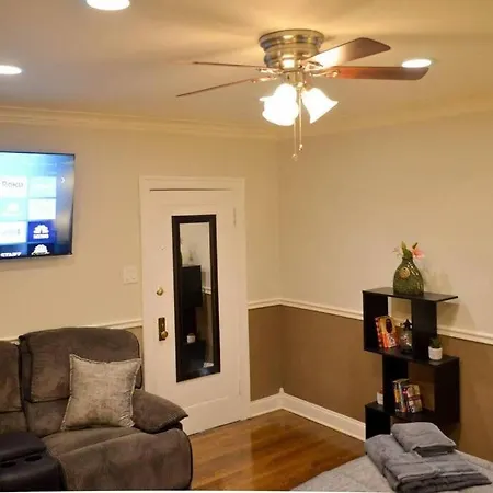 Homey Studio Near Wrigley Field *