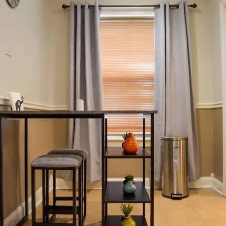 Apartment Homey Studio Near Wrigley Field Chicago