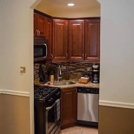 Homey Studio Near Wrigley Field Apartment Chicago