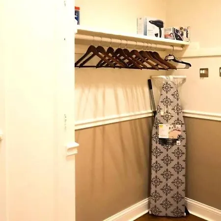 Homey Studio Near Wrigley Field Chicago