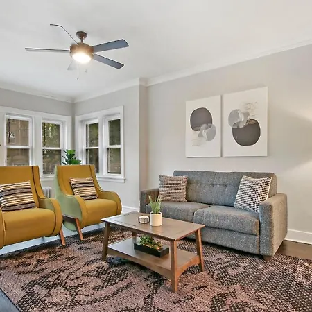 2br Comfy & Artistic Outfitted For Comfort - Francisco 1 Chicago