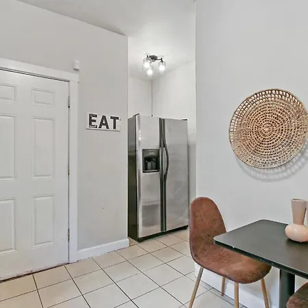 2br Comfy & Artistic Outfitted For Comfort - Francisco 1 Apartment *