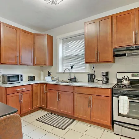 2br Comfy & Artistic Outfitted For Comfort - Francisco 1 Apartment Chicago