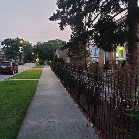 Rare, Remarkably Gorgeous, Executive Georgian Holiday home Chicago