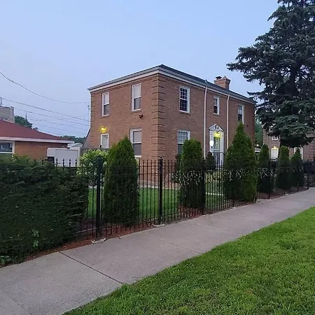 Rare, Remarkably Gorgeous, Executive Georgian Holiday home Chicago