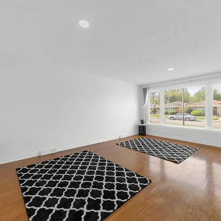 Gorgeous, Updated, Split Level Single Family Chicago