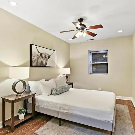 Apartment Splendid 4br Close To Bars & Restaurants - Damen 1r
