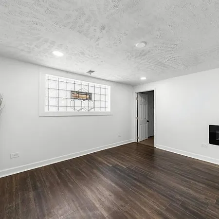 Gorgeous, Updated, Split Level Single Family * Chicago