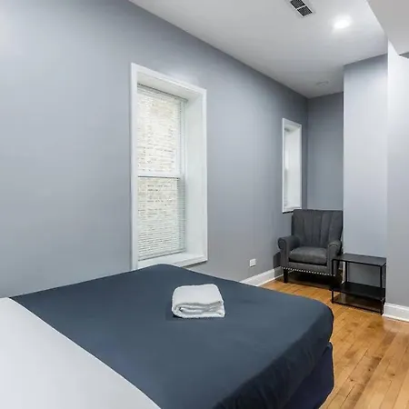 Modern 5bd/2ba Duplex W/ Garage Parking Apartment Chicago