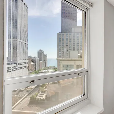 River N 1br W Gym Wd Nr Mag Mile Chi-85