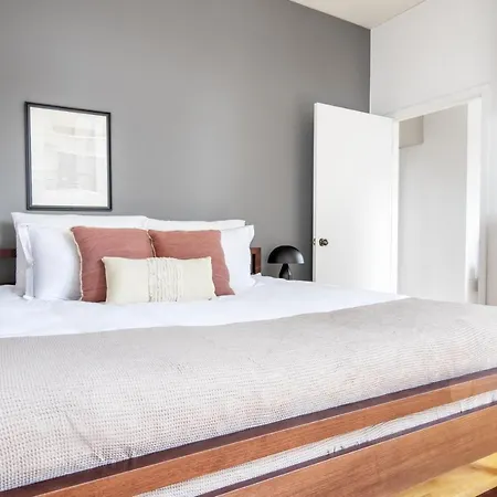 Loop 2br W Gym Doorman Nr L Parks Chi-308 *