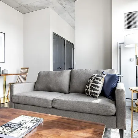 Apartment W Loop W Pool Gym Nr Restaurant Row Chi-275