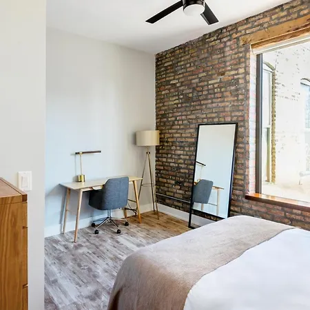 Wicker Park 3br W Wd Next To L Park Chi-331