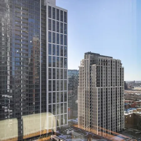 S Loop W Pool Gym Nr Grant Park Chi-347 * Chicago