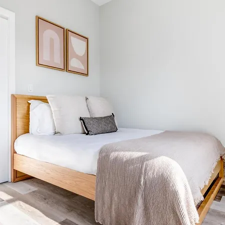 Apartment Spacious River W 2br W Wd Next To L Chi-329 Chicago