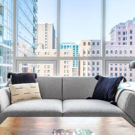 River N 1br W Gym Pool Nr L Stop Chi-362 Apartment