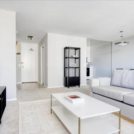 Apartment Lakeview 1br W Gym Pool 1 Block To Lincoln Park Chi-403 Chicago