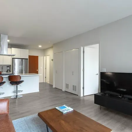 River N 1br W Gym Wd Nr Mag Mile By Bluegound Chi-127 Chicago