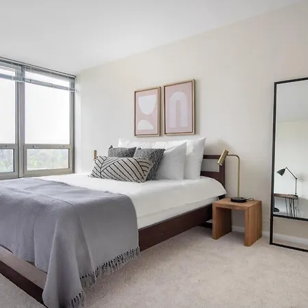 Lakeview 1br W Rooftop Pool Nr Wrigley Field Chi-378 *