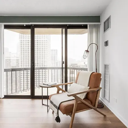 Gold Coast 2br W Gym Pool Nr Oak St Chi-207 *