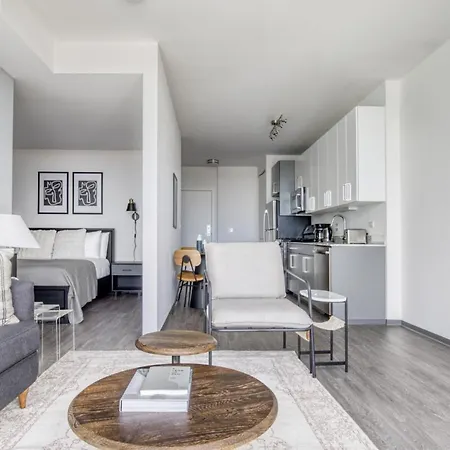 Apartment Logan Sq 1br W Roof Gym 1 Block To L Chi-478 Chicago