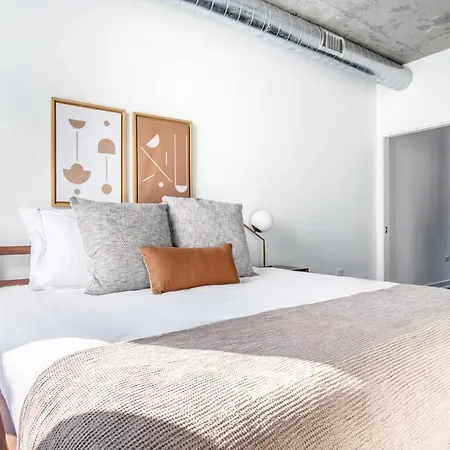 River N 1br W Gym Pool Nr L Stop Chi-362 Apartment *