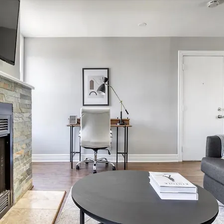 Apartment Lakeview 2br W Patio Wd Nr Wrigley Field Chi-460