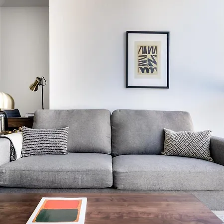 Loop 1br W Gym Pool Nr Riverwalk Chi-280 *