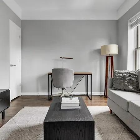 Lakeview 2br W Courtyard Wd 2 Blocks To L Chi-513 * Chicago