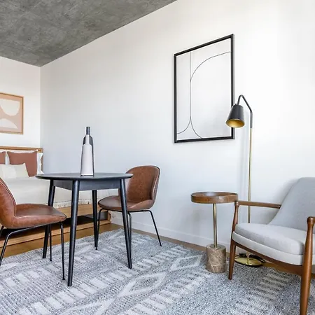 Apartment Lincoln Park W Wd Patio Nr L Chi-328