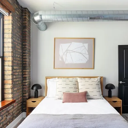 Apartment Wicker Park 3br W Wd Next To L Park Chi-331 Chicago