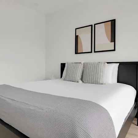 W Loop W Gym Pool In Heart Of Greektown Chi-539 * Chicago