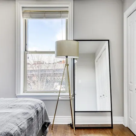 Lakeview 2br W Patio Wd Nr Wrigley Field Chi-460 *