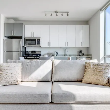 Logan Sq 2br W Roof Gym 1 Block To L Chi-480 *