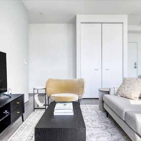 Logan Sq 2br W Roof Gym 1 Block To L Chi-480 * Chicago