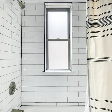 Lakeview 2br W Wd Patio Nr Wrigley Field Chi-457 Apartment Chicago