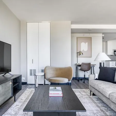 Apartment Medical District 1br W Gym Wd 1 Block To L Chi-462 Chicago