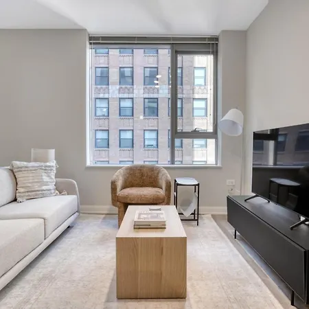 Apartment Loop 1br W Gym Pool Lounge 1 Block From L Chi-700 Chicago