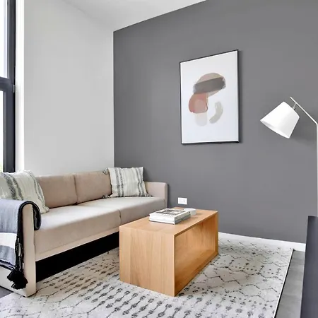 Logan Sq Studio W Pool Deck Gym Nr L Chi-728 * Chicago