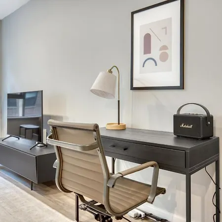 Loop 1br W Gym Pool Lounge 1 Block From L Chi-700 Chicago