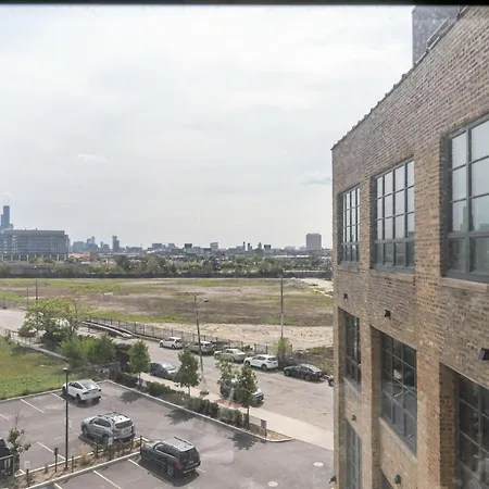 Lincoln Park 1br W Wd Gym Roof Nr I-90 Chi-783 *