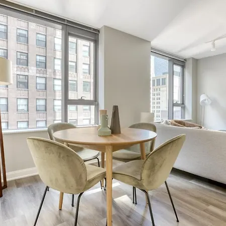 Loop 1br W Gym Pool Lounge 1 Block From L Chi-700 *