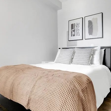 Apartment Lakeview 2br W Wd Bbq Nr Belmont L Chi-730 Chicago