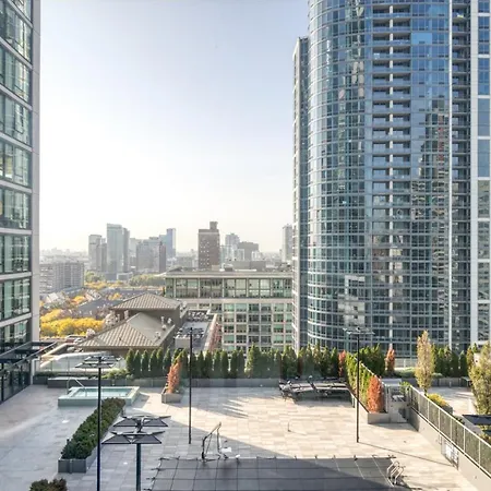 South Loop W Pool Bbq Gym Nr Grant Park Chi-775 * Chicago
