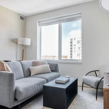 Apartment Edgewater 2br W Gym Lounge Nr Red Line Chi-855
