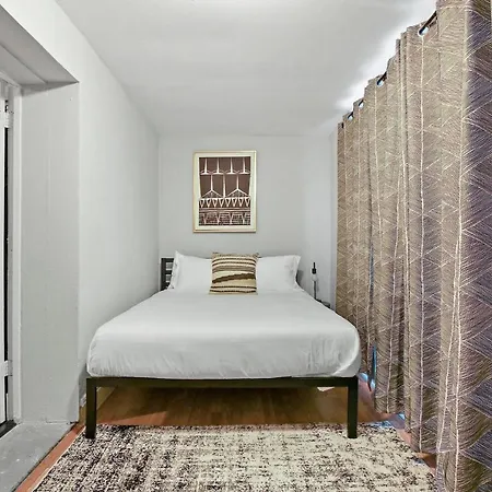 Apartment 2br Comfy & Artistic Outfitted For Comfort - Francisco 1