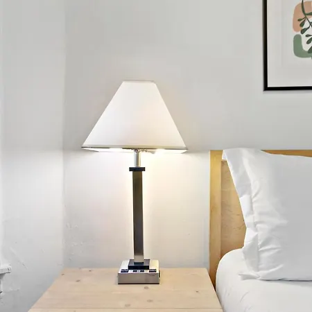 Apartment 3br Sparkling Elegant Apt With Kitchen Near Boystown - Cornelia 3n Chicago